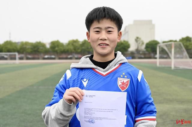 图书馆里的女友
