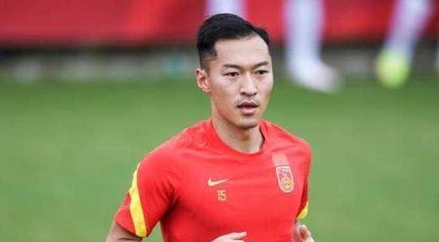 三个老汉一起弄得我好爽